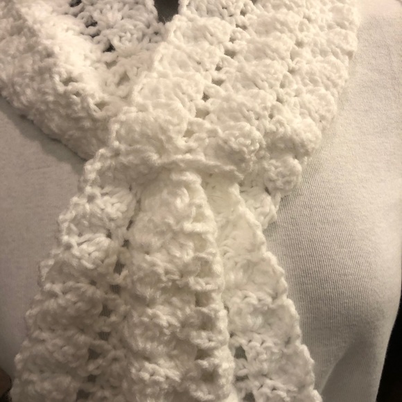 White winter scarf neck warmer handmade adjustable - Picture 2 of 5